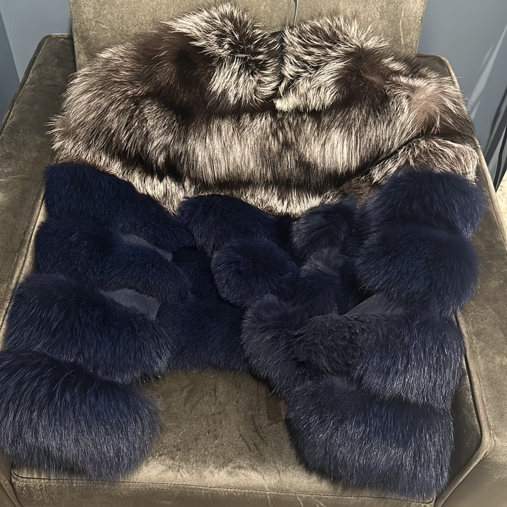 Gently Worn Fox Fur Coat - Picture 5 of 8